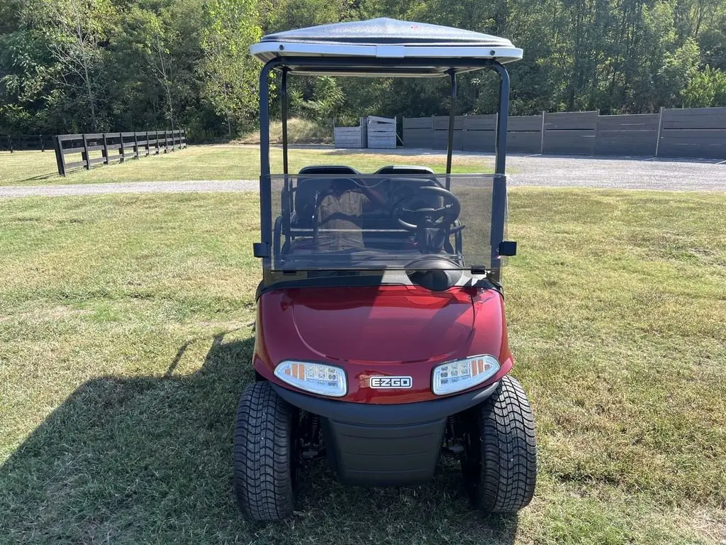 2021 E-Z-GO RXV photo 8