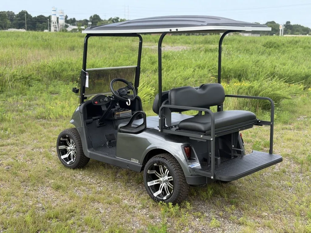 2021 E-Z-GO RXV photo 4