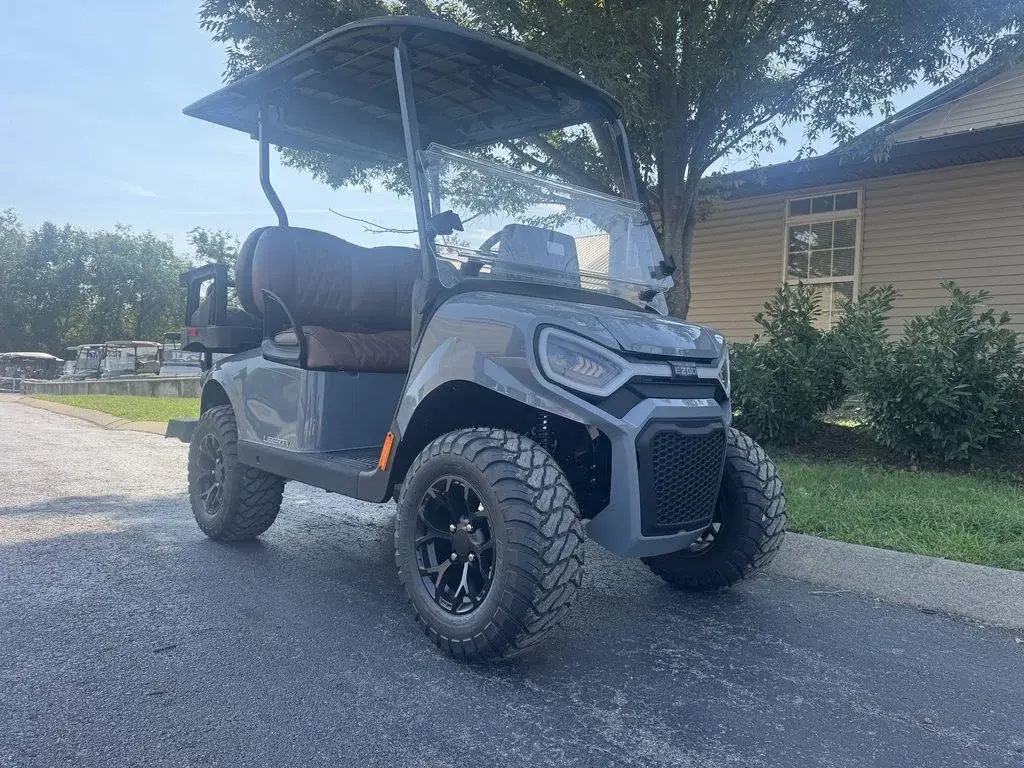2027 E-Z-GO Liberty photo 5