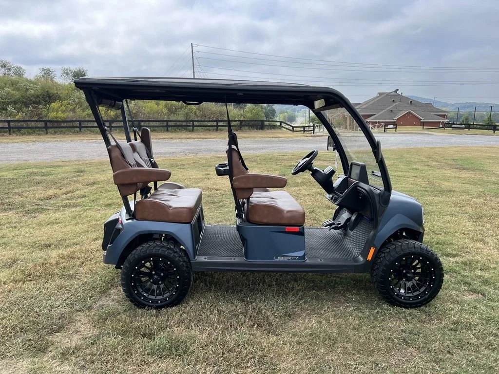 2027 E-Z-GO Liberty photo 6