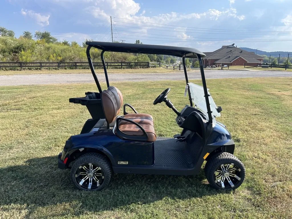 2026 E-Z-GO Freedom photo 6