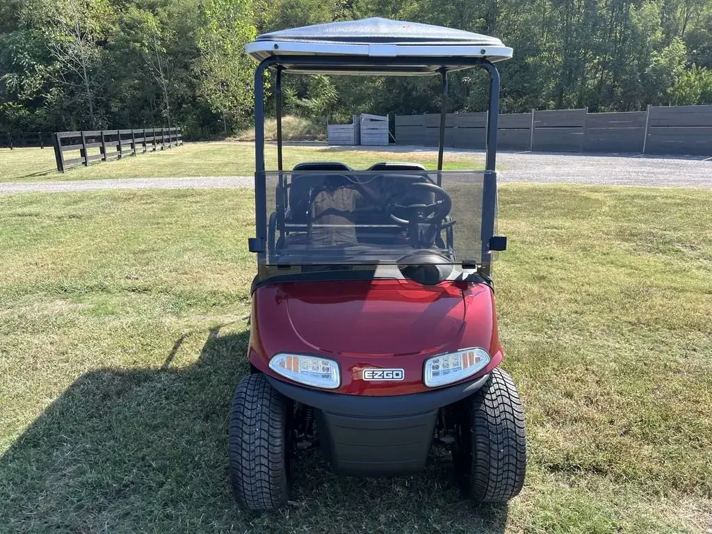 2021 E-Z-GO RXV photo 8
