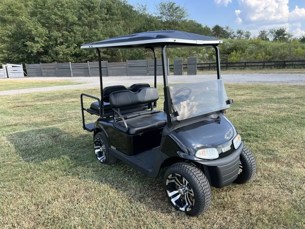 2021 E-Z-GO RXV photo 7