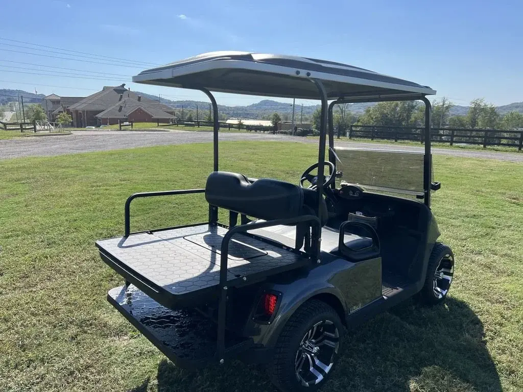 2021 E-Z-GO RXV photo 5