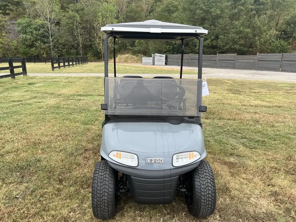 2021 E-Z-GO RXV photo 7