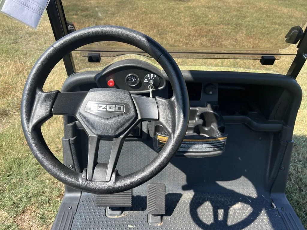 2021 E-Z-GO RXV photo 9