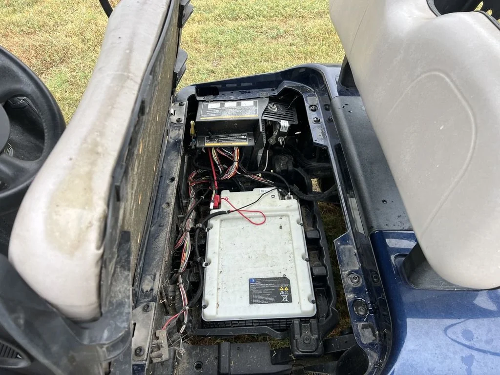 2021 E-Z-GO RXV photo 8