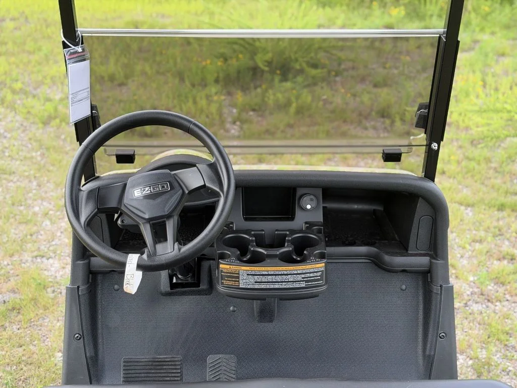 2021 E-Z-GO RXV photo 6