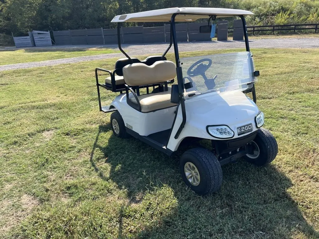 2018 E-Z-GO TXT photo 6