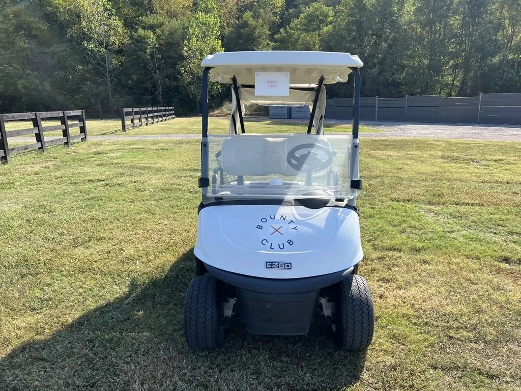 2022 E-Z-GO RXV photo 8