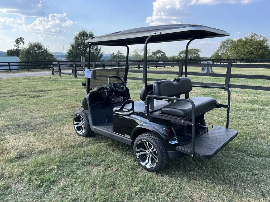 2021 E-Z-GO RXV photo 3