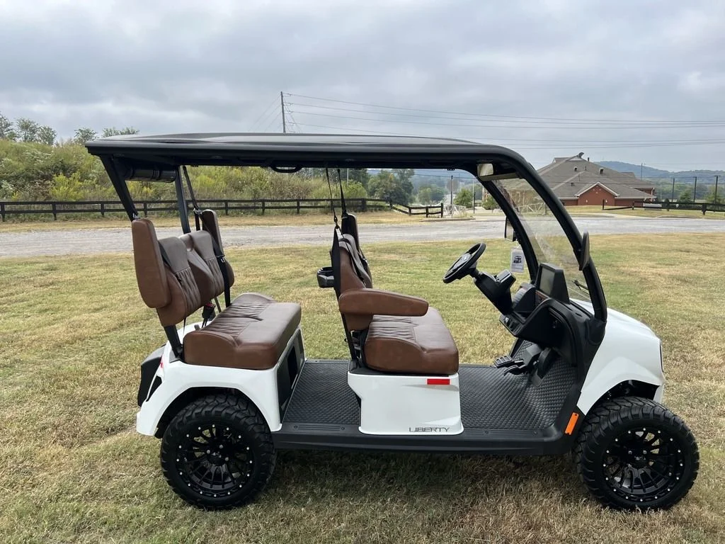 2027 E-Z-GO Liberty photo 6