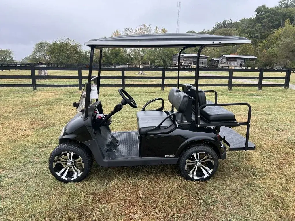 2021 E-Z-GO RXV photo 2