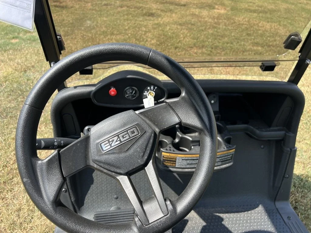 2021 E-Z-GO RXV photo 9