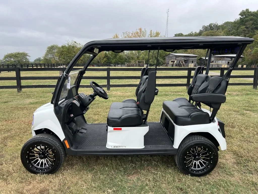 2027 E-Z-GO Liberty photo 2