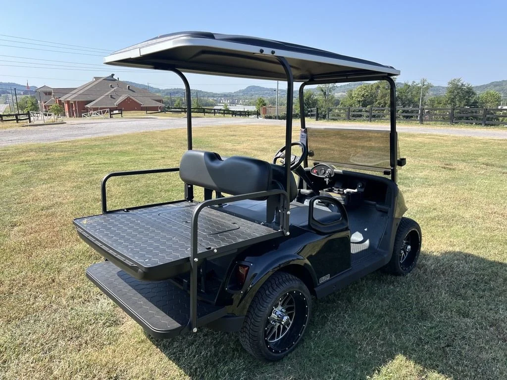 2021 E-Z-GO RXV photo 5