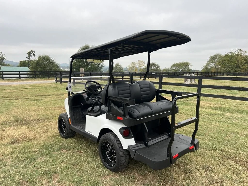 2027 E-Z-GO Liberty photo 3