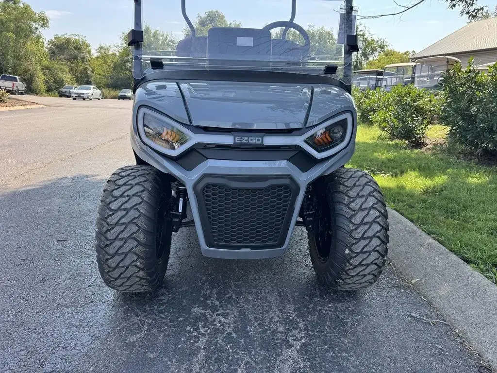 2027 E-Z-GO Liberty photo 6