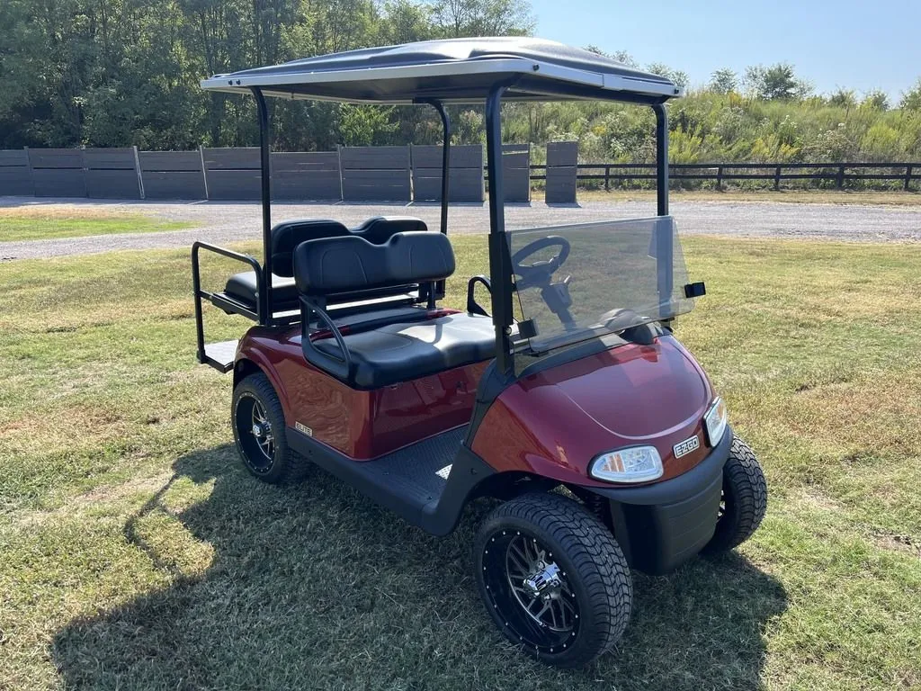 2021 E-Z-GO RXV photo 7