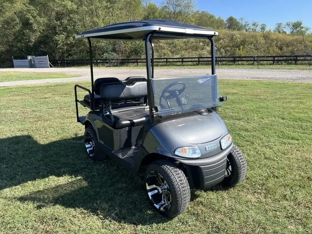 2021 E-Z-GO RXV photo 7