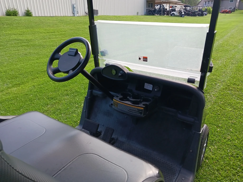 2020 E-Z-GO RXV photo 5