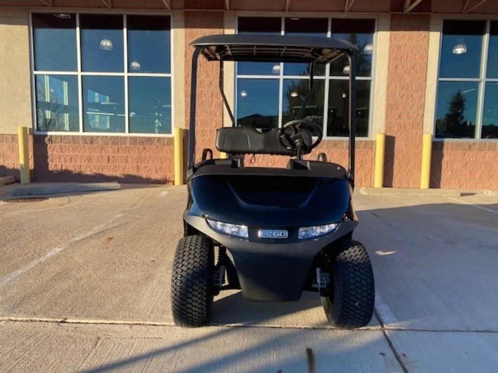 2024 E-Z-GO Valor photo 4