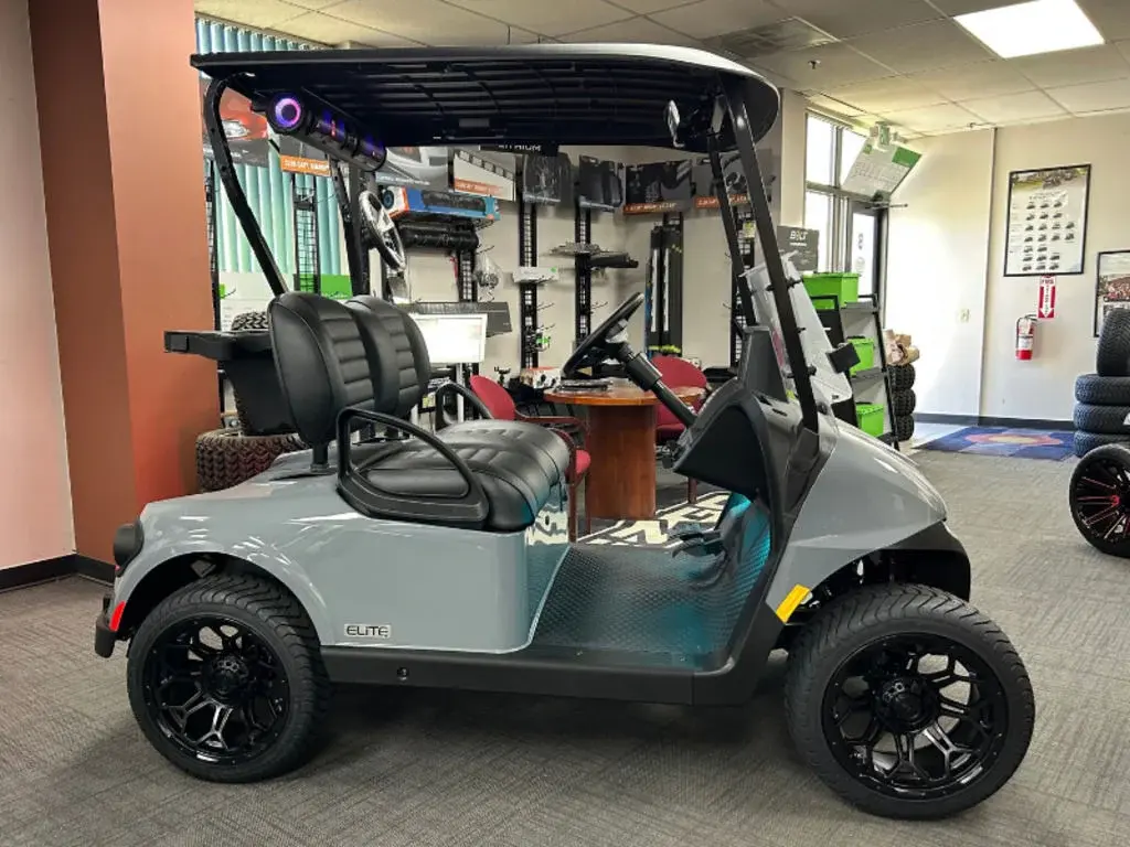 2026 E-Z-GO Freedom photo 2
