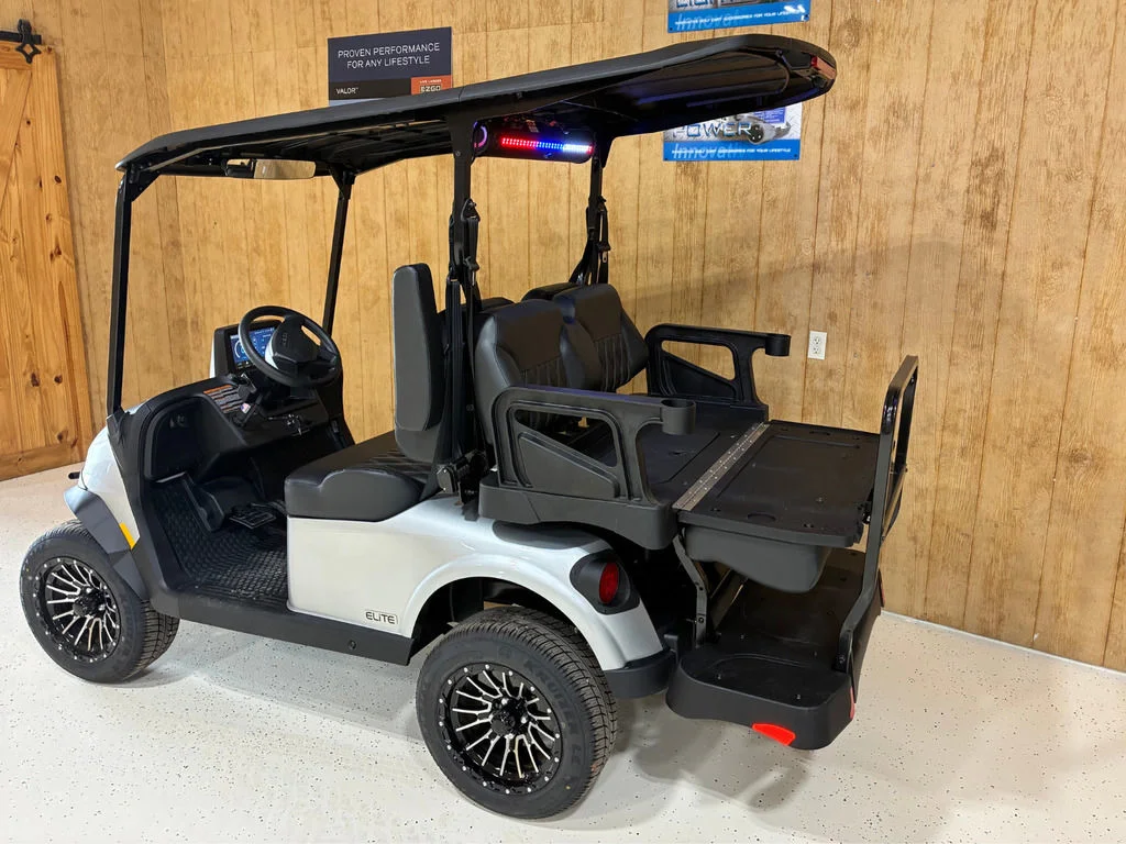 2026 E-Z-GO RXV photo 3