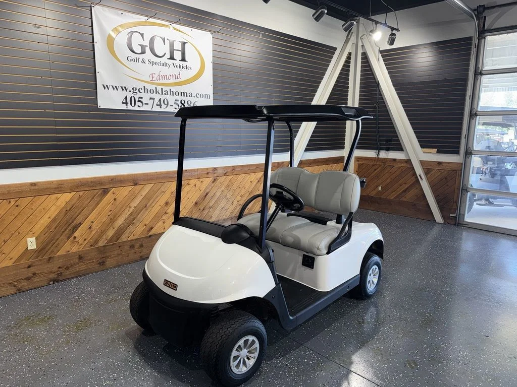 2021 E-Z-GO RXV ELiTE Lithium photo 2