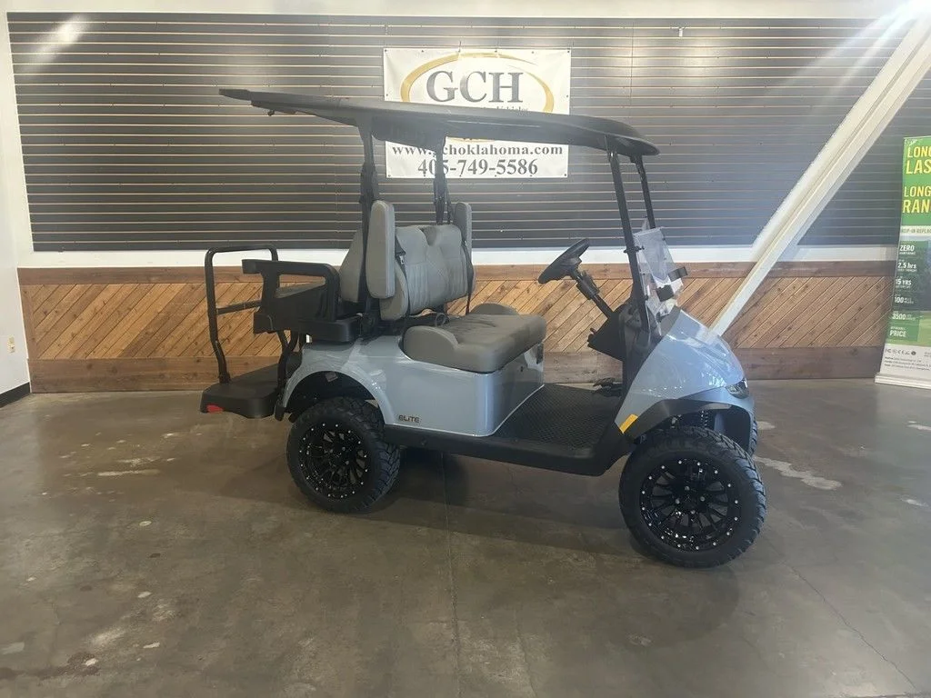 2026 E-Z-GO RXV photo 2