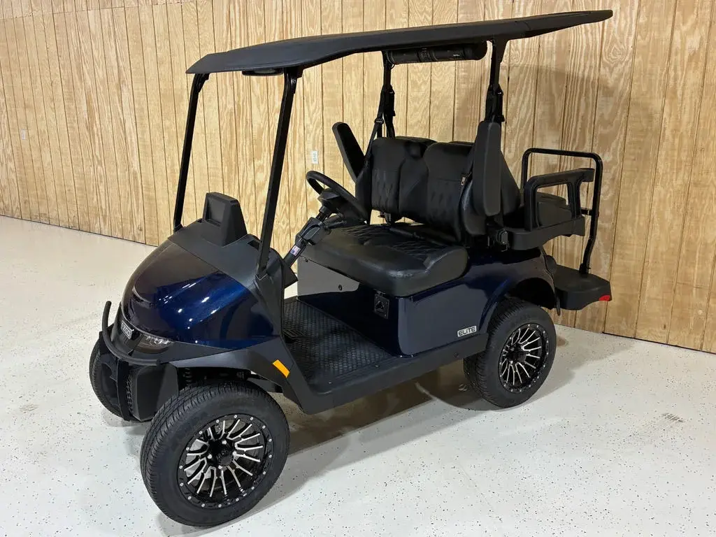 2026 E-Z-GO RXV photo 1