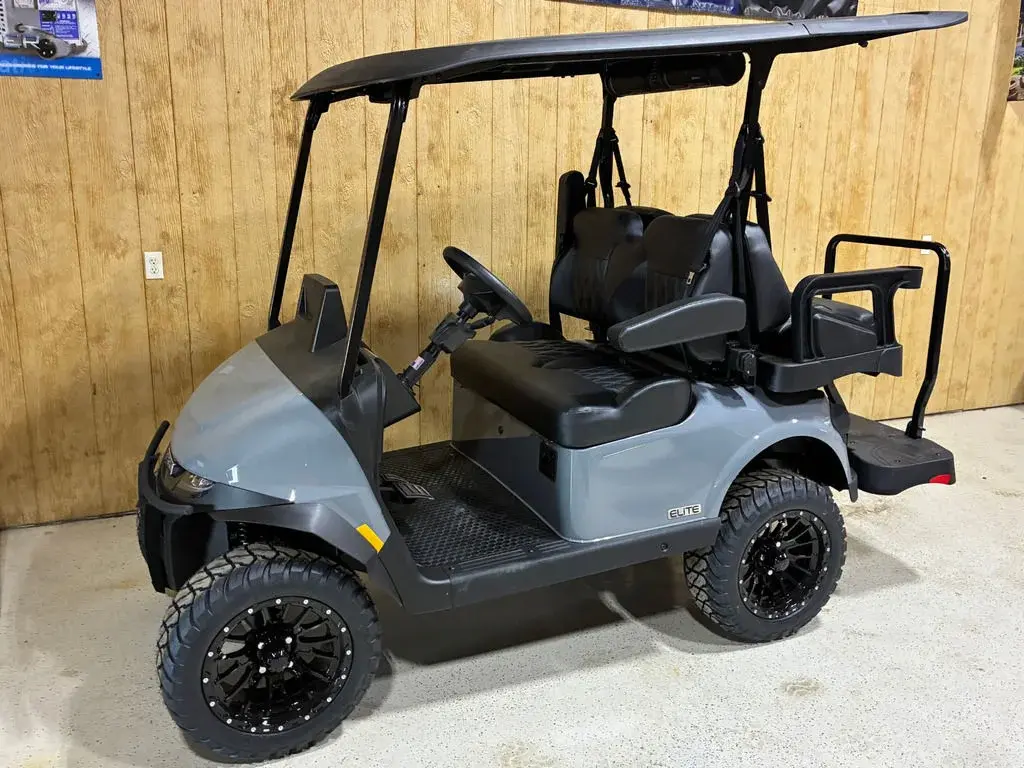 2026 E-Z-GO RXV photo 1