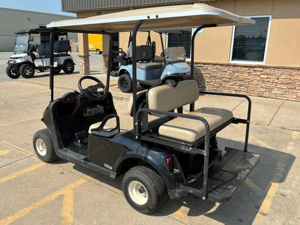 2021 E-Z-GO RXV ELiTE Lithium photo 2