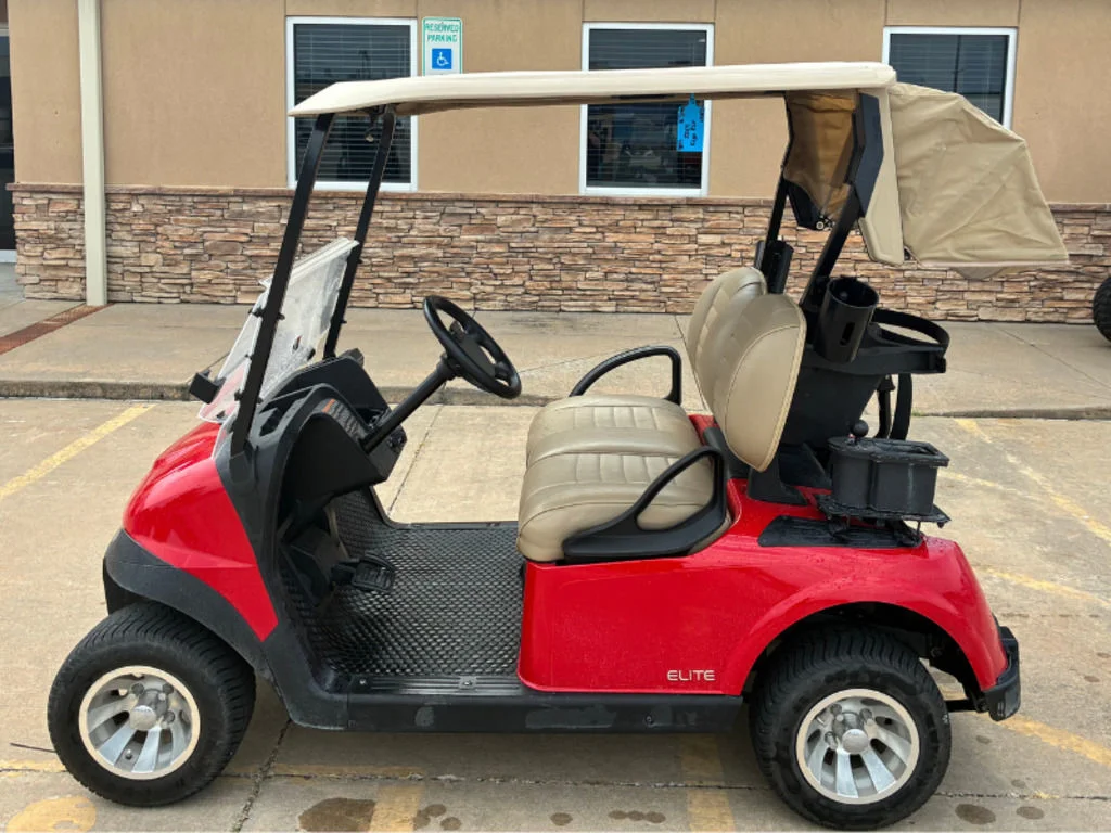 2024 E-Z-GO RXV ELiTE Lithium photo 2