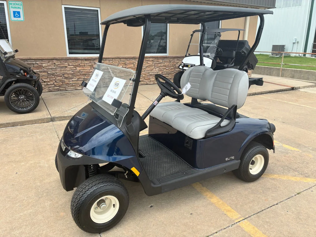 2025 E-Z-GO Freedom photo 3