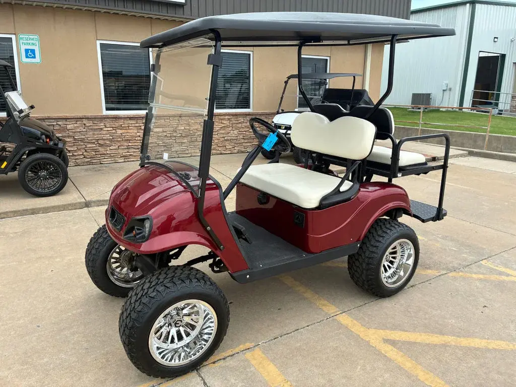 2019 E-Z-GO TXT photo 1