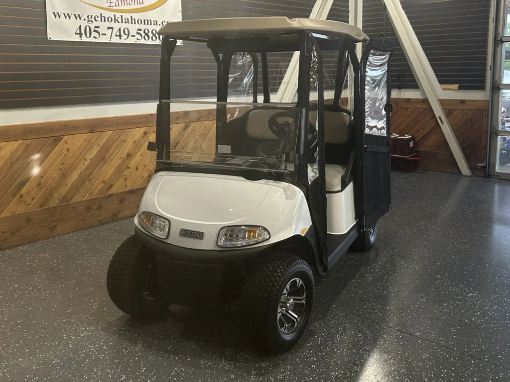 2023 E-Z-GO Valor photo 2