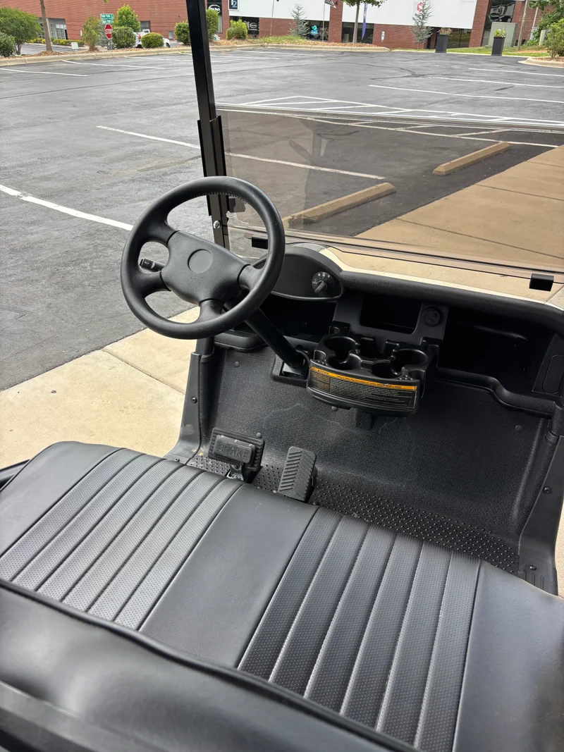 2020 E-Z-GO RXV ELiTE Lithium photo 2