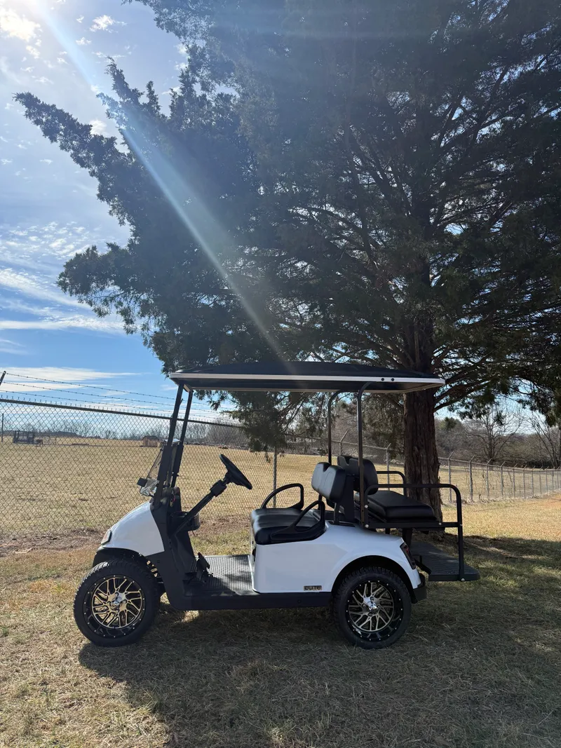 2020 E-Z-GO RXV ELiTE Lithium photo 6