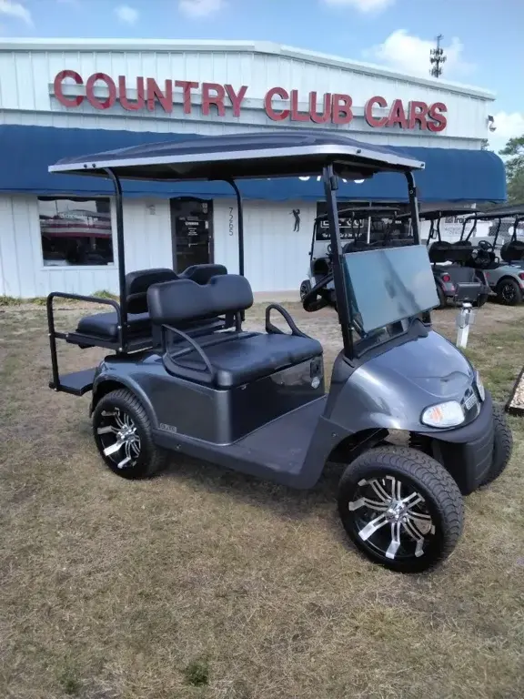 2022 E-Z-GO RXV photo 1