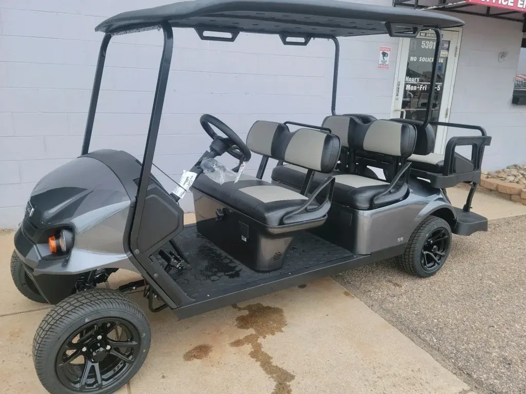 2023 E-Z-GO Express S6 photo 1