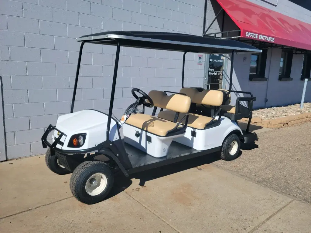 2024 Cushman Shuttle 6 Gas photo 1