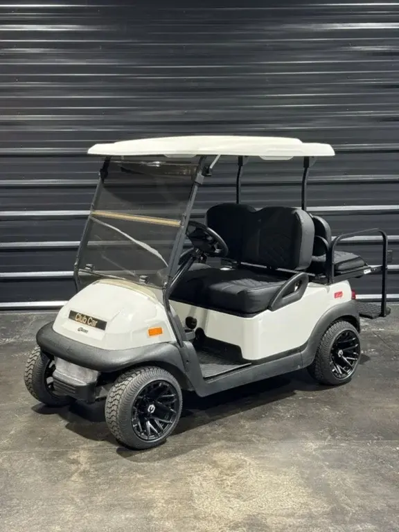 2005 Club Car Precedent Electric photo 1