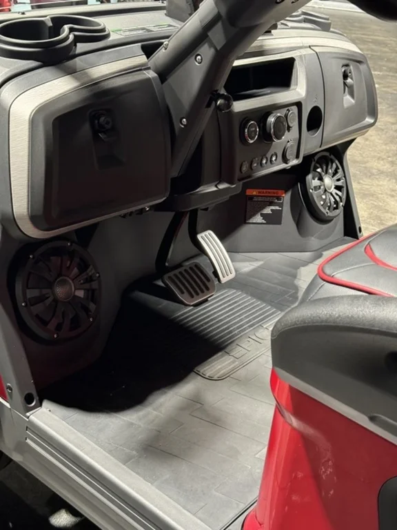 2025 Epic Carts E40FX photo 10