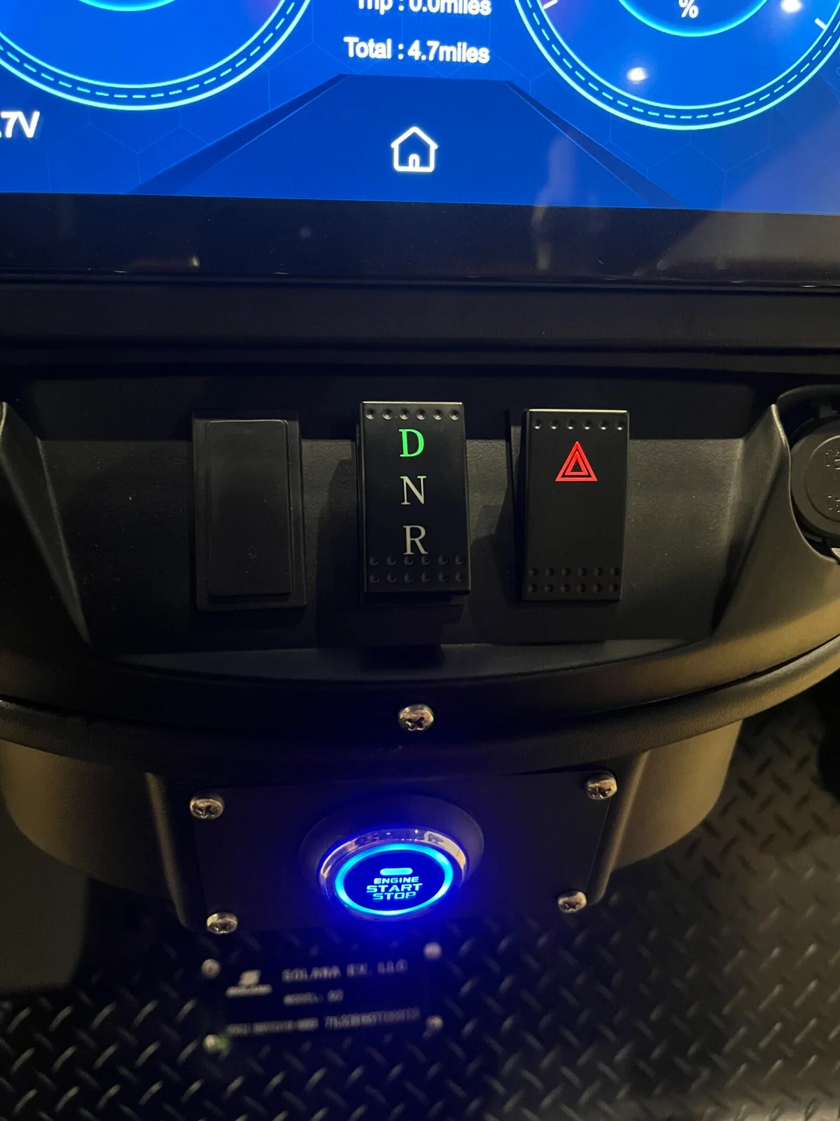 2026 Solana G WITH APPLE CARPLAY, GOLF ACCESSORIES, AND CUSTOM WHEELS AND TIRES photo 7