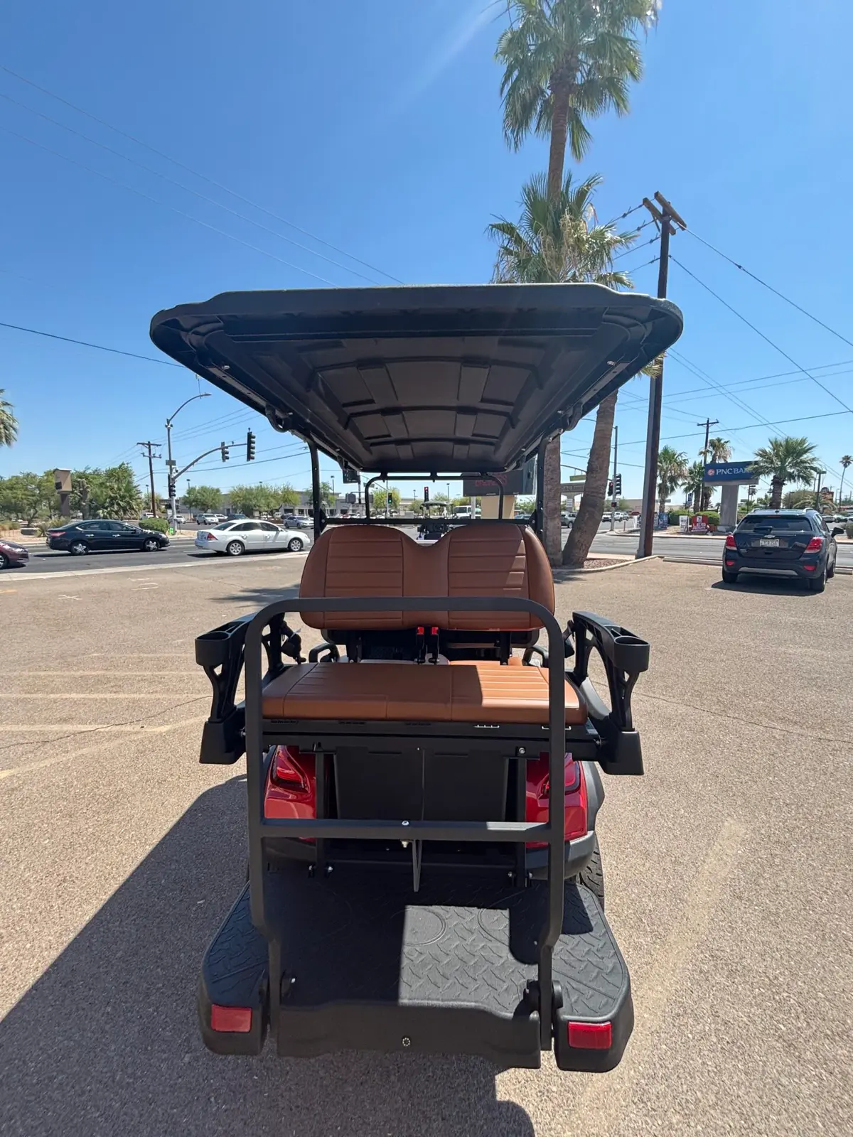 2026 Solana F 4P WITH LITHIUM ION BATTER, TOUCHSCREEN WITH APPLE CARPLAY, AND FLIP DOWN REAR SEAT photo 5