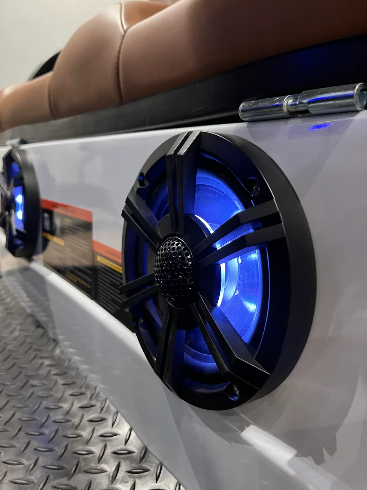 2026 Solana F 4P WITH LITHIUM ION BATTER, TOUCHSCREEN WITH APPLE CARPLAY, AND FLIP DOWN REAR SEAT photo 9