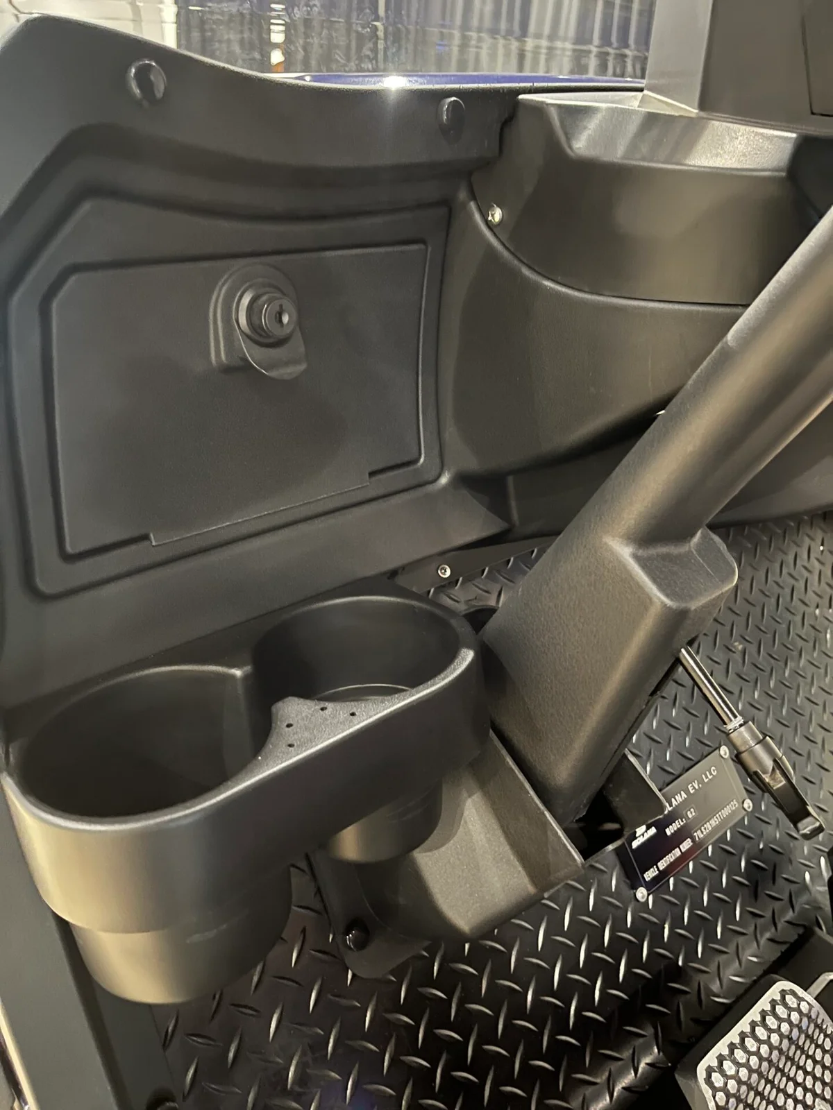 2026 Solana G WITH APPLE CARPLAY, GOLF ACCESSORIES, AND CUSTOM WHEELS AND TIRES photo 8