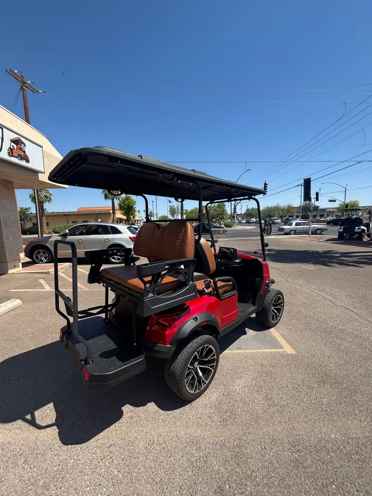 2026 Solana F 4P WITH LITHIUM ION BATTER, TOUCHSCREEN WITH APPLE CARPLAY, AND FLIP DOWN REAR SEAT photo 4