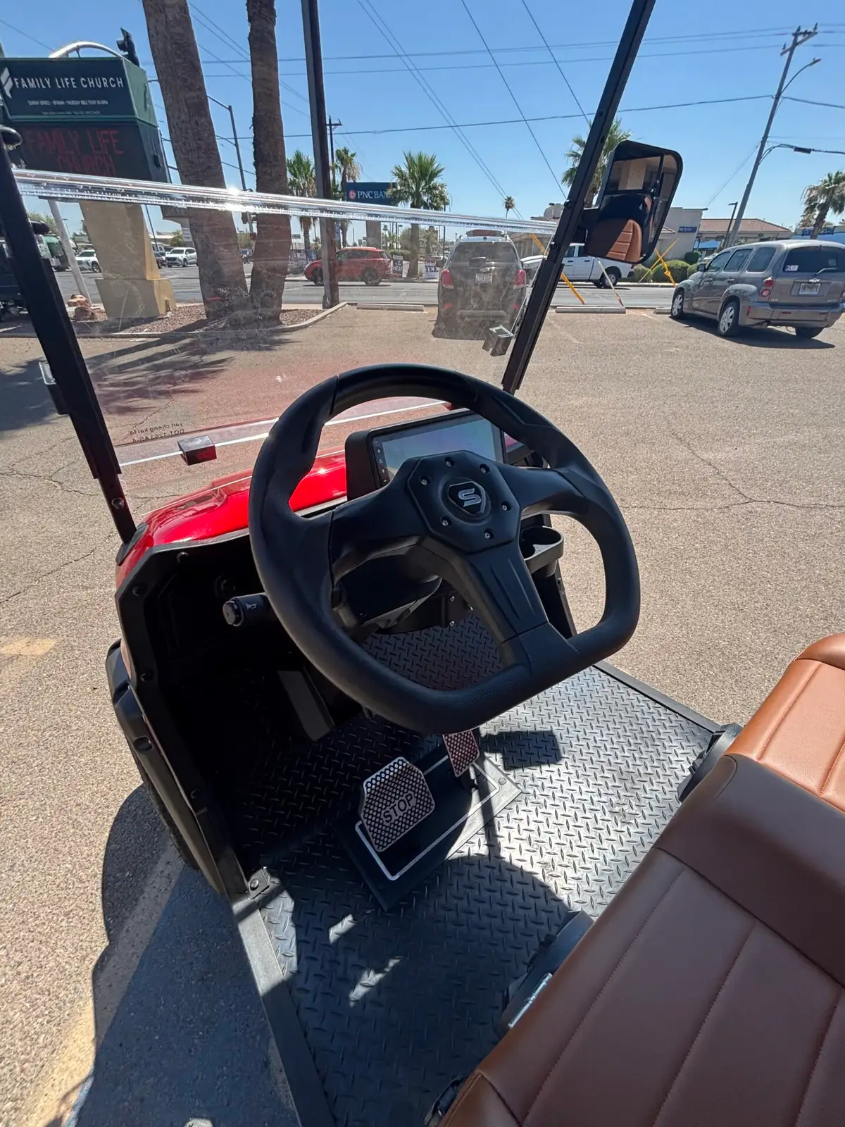 2026 Solana F 4P WITH LITHIUM ION BATTER, TOUCHSCREEN WITH APPLE CARPLAY, AND FLIP DOWN REAR SEAT photo 11